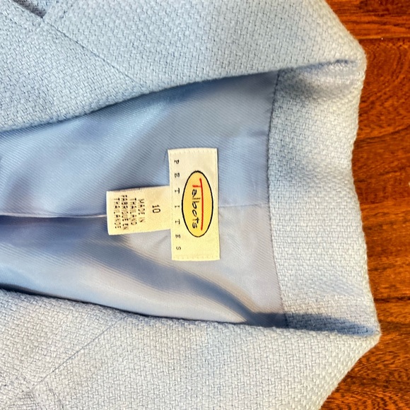 Talbots Petite Cornflower Blue linen fully lined blazer/Jacket. Size 10 - Picture 2 of 4